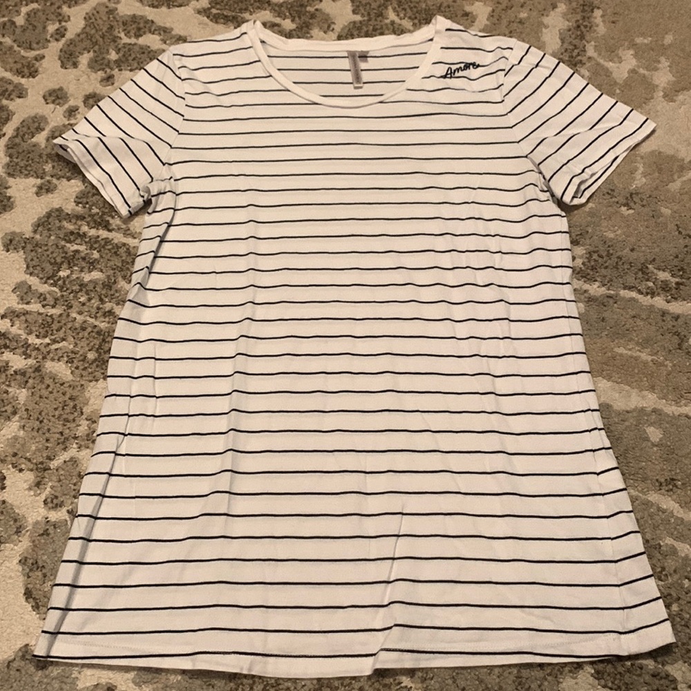 Women’s Banana Republic Amore tee shirt
